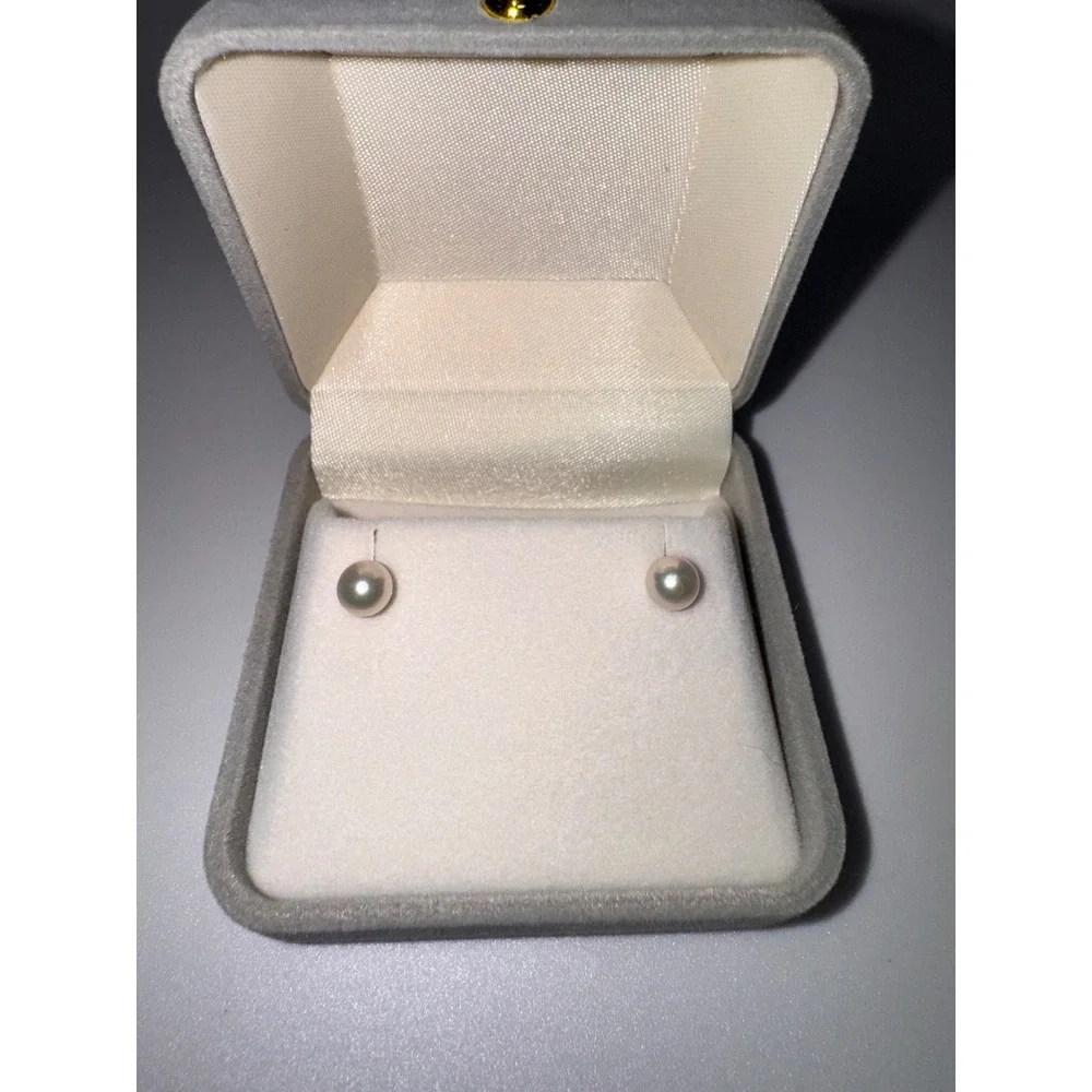 Classic White Pearl Stud Earrings Round Lustrous Jewelry with Gift Box NWOT